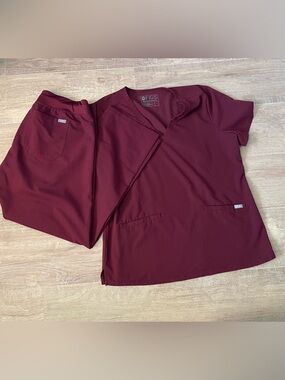 Figs Scrub- SET.  Top- Large, Botton- Large Petite.